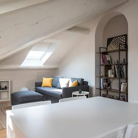 Apartment Breathtaking Castle View Youhosty - Quintino Sella *